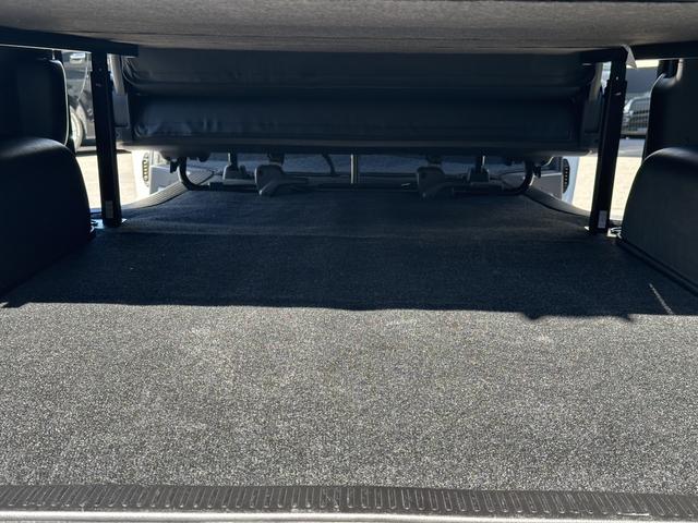 ハイエースバン スーパーＧＬ　ダークプライムＩＩ　ローダウン／アルパインＢＩＧＸシンプルモデル／デイトナ１７インチホイール／ＧＲ８フロントスポイラー／シートカバー（59枚目）