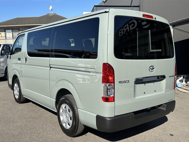 ハイエースバン ロングスーパーGL アースカラーパッケージ/両側パワースライドドア/パノラミックビューモニター/トヨタセーフティセンス/LEDヘッドライト/AV100Vアクセサリー/純正フロアマット/スマートキー/プッシュスタート(12枚目)