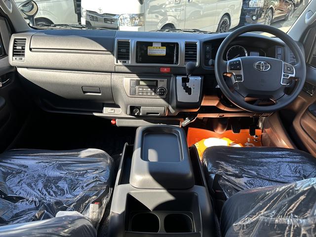 ハイエースバン ロングスーパーGL アースカラーパッケージ/両側パワースライドドア/パノラミックビューモニター/トヨタセーフティセンス/LEDヘッドライト/AV100Vアクセサリー/純正フロアマット/スマートキー/プッシュスタート(15枚目)