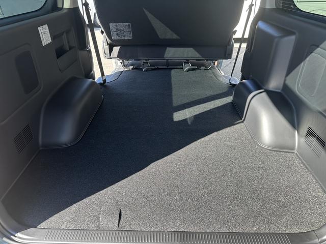 ハイエースバン ロングスーパーGL アースカラーパッケージ/両側パワースライドドア/パノラミックビューモニター/トヨタセーフティセンス/LEDヘッドライト/AV100Vアクセサリー/純正フロアマット/スマートキー/プッシュスタート(20枚目)