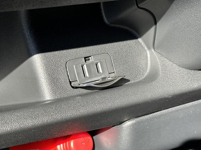 ハイエースバン ロングスーパーGL アースカラーパッケージ/両側パワースライドドア/パノラミックビューモニター/トヨタセーフティセンス/LEDヘッドライト/AV100Vアクセサリー/純正フロアマット/スマートキー/プッシュスタート(47枚目)