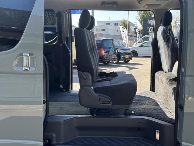 ハイエースバン ロングスーパーGL アースカラーパッケージ/両側パワースライドドア/パノラミックビューモニター/トヨタセーフティセンス/LEDヘッドライト/AV100Vアクセサリー/純正フロアマット/スマートキー/プッシュスタート(51枚目)