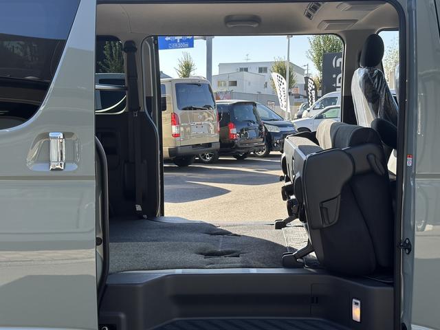 ハイエースバン ロングスーパーGL アースカラーパッケージ/両側パワースライドドア/パノラミックビューモニター/トヨタセーフティセンス/LEDヘッドライト/AV100Vアクセサリー/純正フロアマット/スマートキー/プッシュスタート(53枚目)