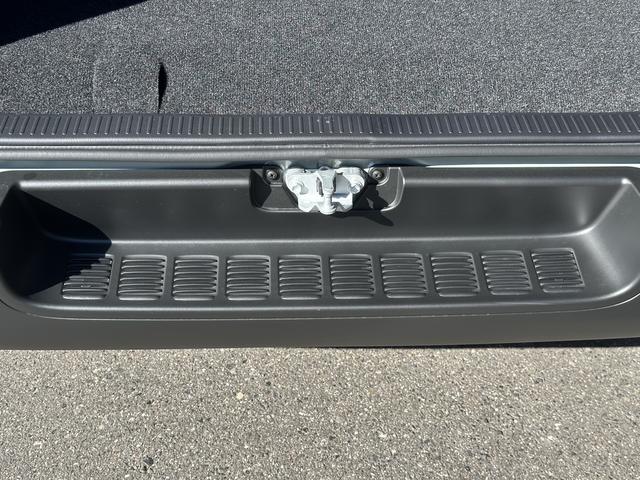 ハイエースバン ロングスーパーGL アースカラーパッケージ/両側パワースライドドア/パノラミックビューモニター/トヨタセーフティセンス/LEDヘッドライト/AV100Vアクセサリー/純正フロアマット/スマートキー/プッシュスタート(59枚目)