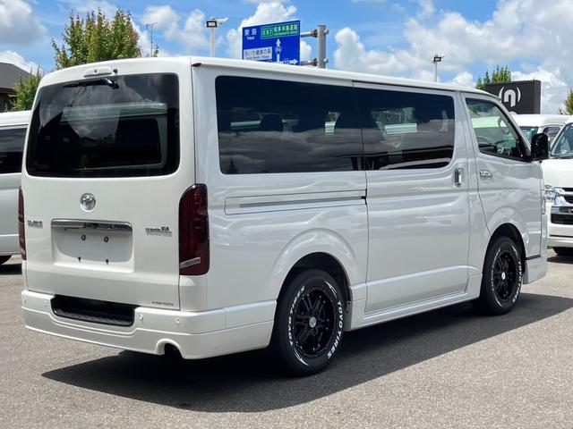 ハイエースバン スーパーＧＬ　ダークプライムＩＩ　未登録新車／モデリスタエアロ／ＧＲ８オリジナルテールランプ／ＢＩＧ－Ｘ／フリップダウンモニター／床張／ベッド（11枚目）