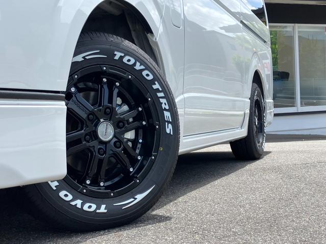 ハイエースバン スーパーＧＬ　ダークプライムＩＩ　未登録新車／モデリスタエアロ／ＧＲ８オリジナルテールランプ／ＢＩＧ－Ｘ／フリップダウンモニター／床張／ベッド（13枚目）