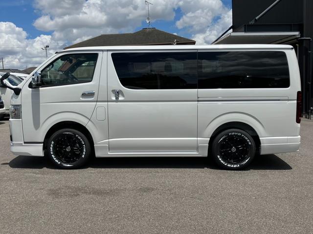 ハイエースバン スーパーＧＬ　ダークプライムＩＩ　未登録新車／モデリスタエアロ／ＧＲ８オリジナルテールランプ／ＢＩＧ－Ｘ／フリップダウンモニター／床張／ベッド（26枚目）