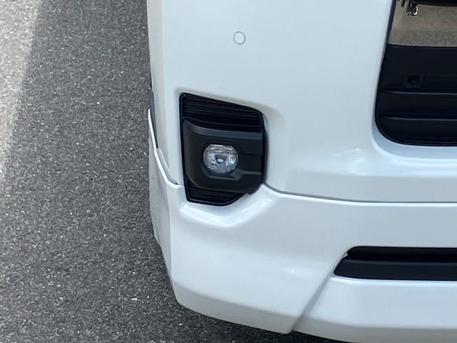 ハイエースバン スーパーＧＬ　ダークプライムＩＩ　未登録新車／モデリスタエアロ／ＧＲ８オリジナルテールランプ／ＢＩＧ－Ｘ／フリップダウンモニター／床張／ベッド（32枚目）