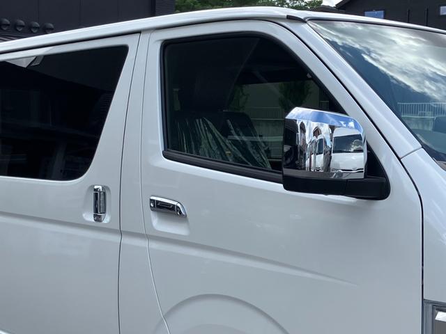 ハイエースバン スーパーＧＬ　ダークプライムＩＩ　未登録新車／モデリスタエアロ／ＧＲ８オリジナルテールランプ／ＢＩＧ－Ｘ／フリップダウンモニター／床張／ベッド（36枚目）