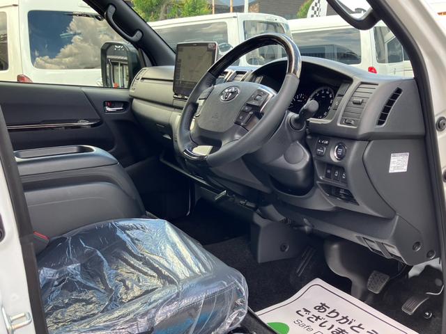 ハイエースバン スーパーＧＬ　ダークプライムＩＩ　未登録新車／モデリスタエアロ／ＧＲ８オリジナルテールランプ／ＢＩＧ－Ｘ／フリップダウンモニター／床張／ベッド（44枚目）