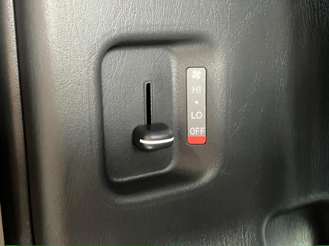 ハイエースバン スーパーＧＬ　ダークプライムＩＩ　未登録新車／モデリスタエアロ／ＧＲ８オリジナルテールランプ／ＢＩＧ－Ｘ／フリップダウンモニター／床張／ベッド（65枚目）