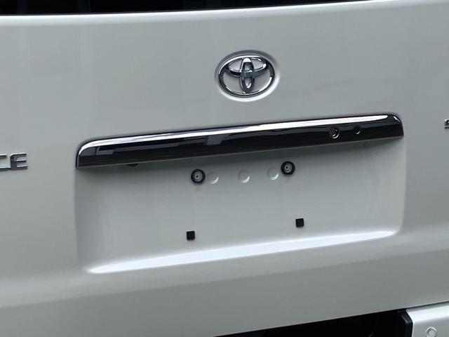 ハイエースバン スーパーＧＬ　ダークプライムＩＩ　未登録新車／モデリスタエアロ／ＧＲ８オリジナルテールランプ／ＢＩＧ－Ｘ／フリップダウンモニター／床張／ベッド（76枚目）