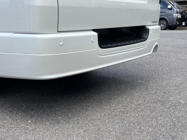 ハイエースバン スーパーＧＬ　ダークプライムＩＩ　未登録新車／モデリスタエアロ／ＧＲ８オリジナルテールランプ／ＢＩＧ－Ｘ／フリップダウンモニター／床張／ベッド（77枚目）