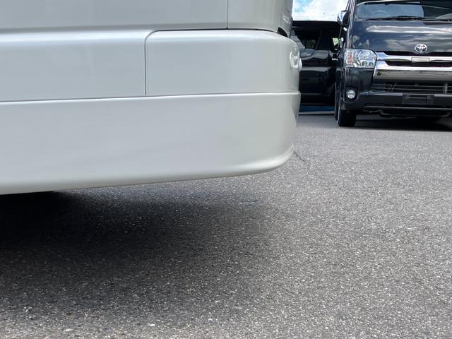 ハイエースバン スーパーＧＬ　ダークプライムＩＩ　未登録新車／モデリスタエアロ／ＧＲ８オリジナルテールランプ／ＢＩＧ－Ｘ／フリップダウンモニター／床張／ベッド（78枚目）