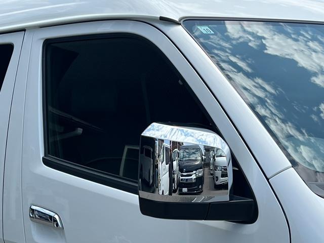 ハイエースバン ワイドスーパーＧＬ　ダークプライムＩＩ　ローダウン／パワスラ／アルパインＢＩＧ－Ｘ／パノラミックビュー／デジミラ／モデリスタフロントスポイラー／（32枚目）