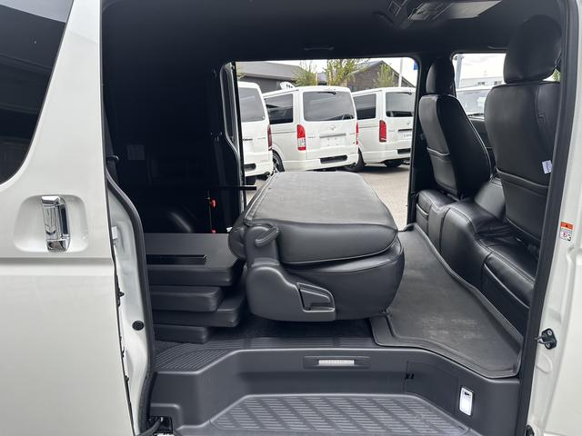 ハイエースバン ワイドスーパーＧＬ　ダークプライムＩＩ　ローダウン／パワスラ／アルパインＢＩＧ－Ｘ／パノラミックビュー／デジミラ／モデリスタフロントスポイラー／（54枚目）