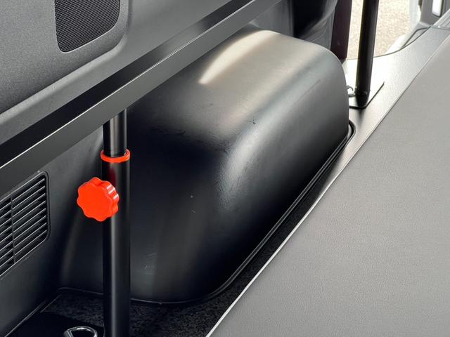 ハイエースバン スーパーＧＬ　ダークプライムＩＩ　４ＷＤ／アルパインＢＩＧ－Ｘナビ／１６インチアルミホイール／（56枚目）