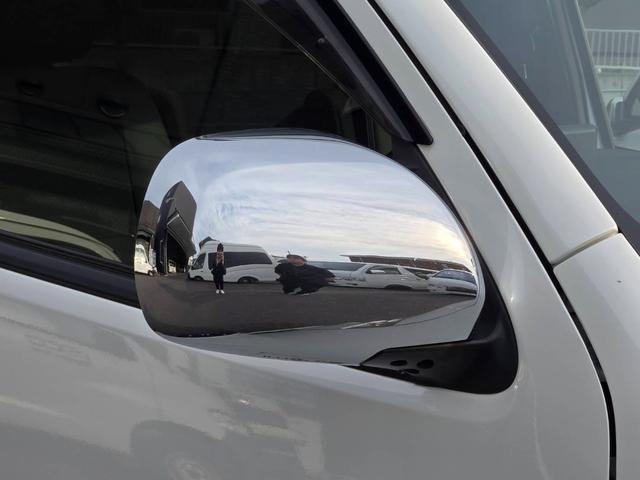 ハイエースバン スーパーGL ダークプライム ローダウン/フロントスポイラー/テールランプ/ベッド/バトルシップ17インチアルミホイール/ルーフスポイラー/パワースライドドア/リーガルフェンダー/ESSEXバンパー/地デジナビ/助手席エアバッグ(31枚目)