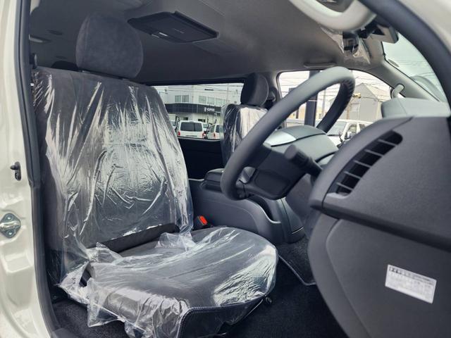 ハイエースワゴン GL 登録済未使用車/メモリーナビTV/HDMIポート/フリップダウンモニター/デジタルインナーM/パノラミックビューM/パワスラ/GR8フルエアロ/17inアルミ/ラプター塗装オーバーフェンダー/ベッド(18枚目)