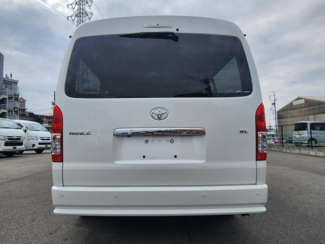 ハイエースワゴン GL 登録済未使用車/メモリーナビTV/HDMIポート/フリップダウンモニター/デジタルインナーM/パノラミックビューM/パワスラ/GR8フルエアロ/17inアルミ/ラプター塗装オーバーフェンダー/ベッド(22枚目)