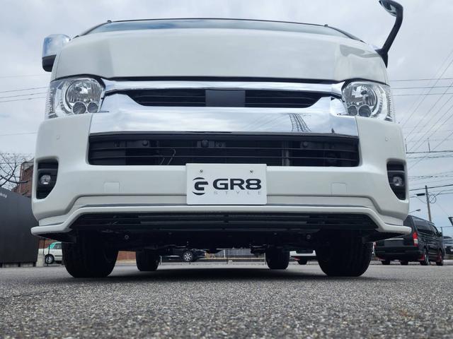 ハイエースワゴン GL 登録済未使用車/メモリーナビTV/HDMIポート/フリップダウンモニター/デジタルインナーM/パノラミックビューM/パワスラ/GR8フルエアロ/17inアルミ/ラプター塗装オーバーフェンダー/ベッド(31枚目)