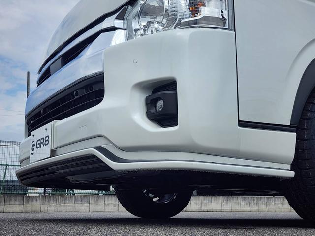 ハイエースワゴン GL 登録済未使用車/メモリーナビTV/HDMIポート/フリップダウンモニター/デジタルインナーM/パノラミックビューM/パワスラ/GR8フルエアロ/17inアルミ/ラプター塗装オーバーフェンダー/ベッド(32枚目)
