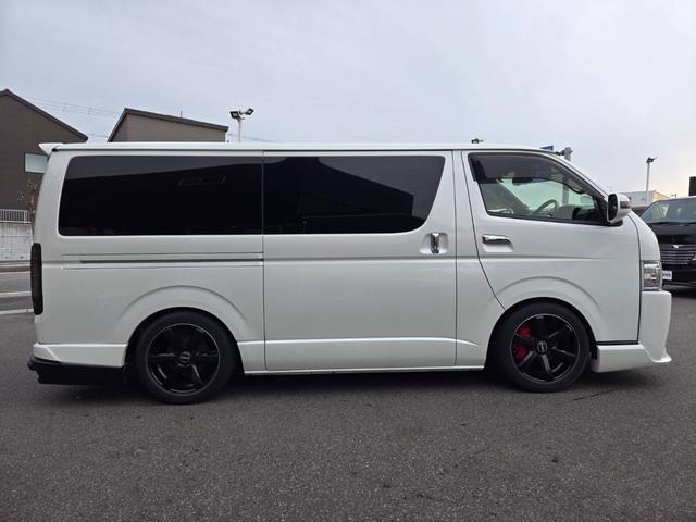 ハイエースバン スーパーＧＬ　ダークプライムＩＩ　ローダウン／１ナンバー／ＥＳＳＥＸフロントバンパー／１８インチアルミホイール／バッドフェイス／ドアミラーウインカー／ＧＲ８コンソール／シートカバー／両側パワースライドドア／ヴァレンティテール／（23枚目）