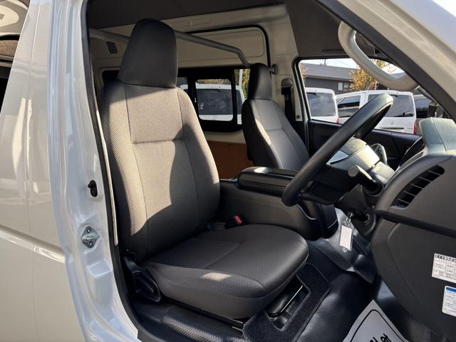 ハイエースバン ＤＸ　ＧＬパッケージ　ローダウン／ハイルーフ／エクストラップ１７ｉｎアルミホイール（18枚目）