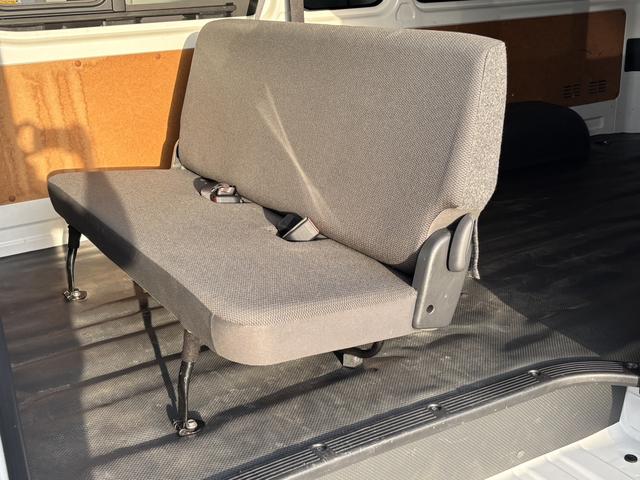 ハイエースバン ＤＸ　ＧＬパッケージ　ローダウン／ハイルーフ／エクストラップ１７ｉｎアルミホイール（19枚目）