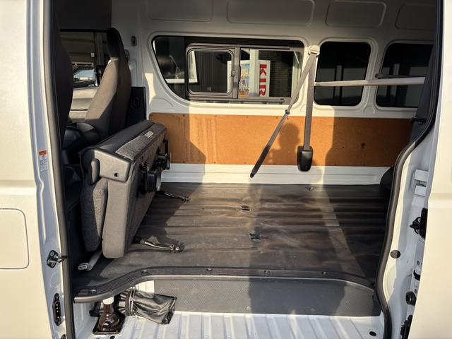 ハイエースバン ＤＸ　ＧＬパッケージ　ローダウン／ハイルーフ／エクストラップ１７ｉｎアルミホイール（49枚目）