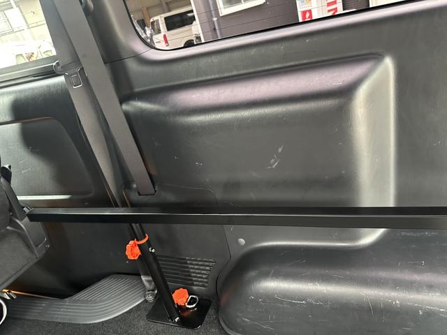 ハイエースバン スーパーＧＬ　ダークプライムＩＩ　寒冷地仕様／小窓付き両側パワースライドドア／ベッドキット／純正７インチナビ／セーフティセンス／リアフォグ／ＥＴＣ（52枚目）