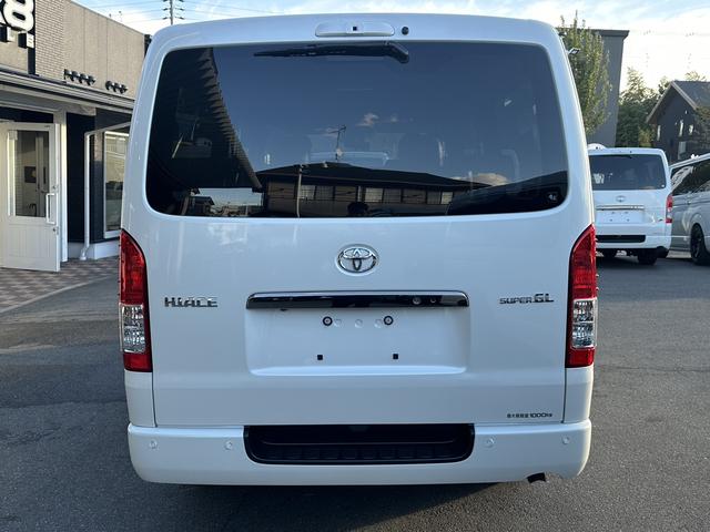 ハイエースバン スーパーＧＬ　ダークプライムＩＩ　未登録新車／アルパインＢＩＧＸシンプルモデルナビ／センターコンソール／ベッドキット／シートカバー／シフトノブ／両側パワースライドドア／デジタルインナーミラー／パノラミックビューモニター（21枚目）