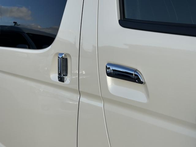 ハイエースバン スーパーＧＬ　ダークプライムＩＩ　未登録新車／アルパインＢＩＧＸシンプルモデルナビ／センターコンソール／ベッドキット／シートカバー／シフトノブ／両側パワースライドドア／デジタルインナーミラー／パノラミックビューモニター（31枚目）