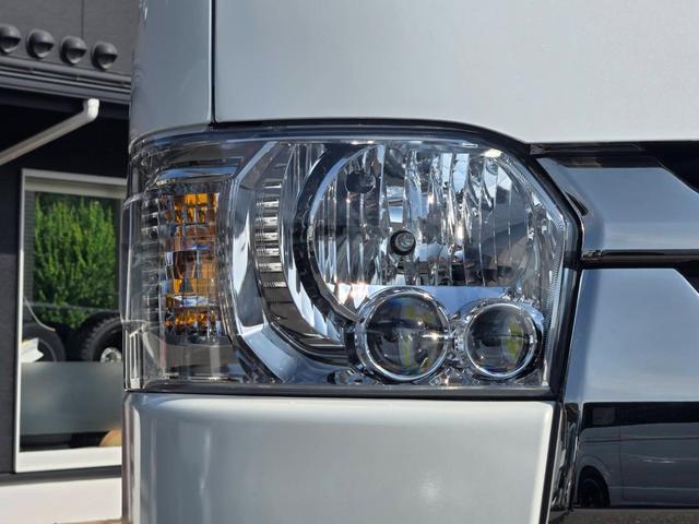 ハイエースバン スーパーＧＬ　ダークプライムＩＩ　未登録新車／４ＷＤ／ＢＩＧ－Ｘ／ＧＲ８Ｃコンソール／ベッド／ＴＲＤＦスポイラー／泥除け／ＲＴタイヤ／パワスラ（26枚目）