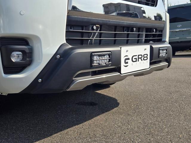 ハイエースバン スーパーＧＬ　ダークプライムＩＩ　未登録新車／４ＷＤ／ＢＩＧ－Ｘ／ＧＲ８Ｃコンソール／ベッド／ＴＲＤＦスポイラー／泥除け／ＲＴタイヤ／パワスラ（30枚目）