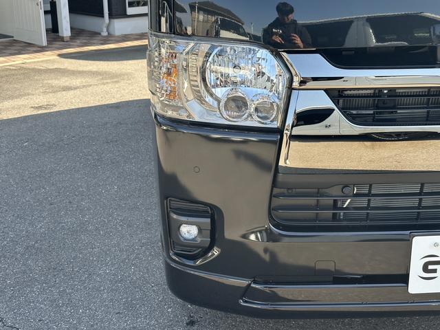 ハイエースバン スーパーＧＬ　ダークプライムＩＩ　寒冷地仕様／ワーク１７インチアルミホイール／アルパイン１１インチディスプレイオーディオ／パノラミックビューモニター／助手席エアバッグ／デジタルインナーミラー／ベッドキット／トヨタセーフティセンス（14枚目）