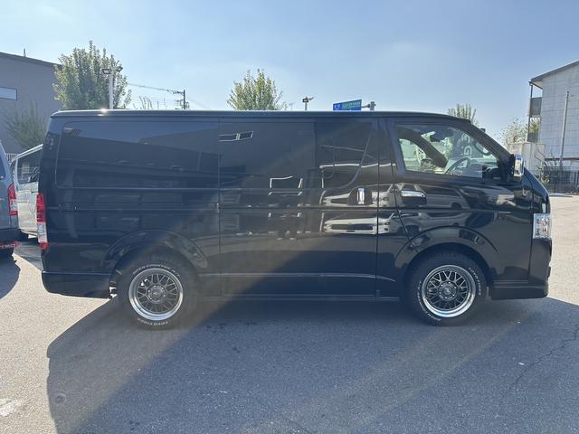 ハイエースバン スーパーＧＬ　ダークプライムＩＩ　寒冷地仕様／ワーク１７インチアルミホイール／アルパイン１１インチディスプレイオーディオ／パノラミックビューモニター／助手席エアバッグ／デジタルインナーミラー／ベッドキット／トヨタセーフティセンス（23枚目）