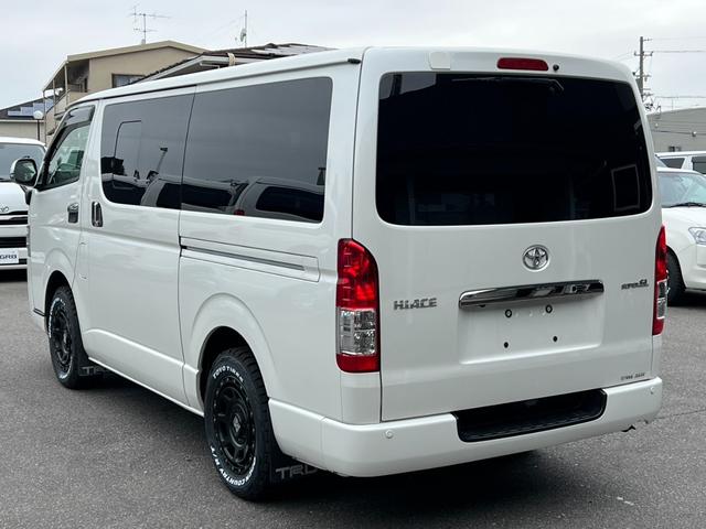 ハイエースバン スーパーＧＬ　ダークプライム　ＴＲＤＦスポイラー／ＴＲＤマッドフラップ／ＸＴＲＥＭＥ－Ｊ１６インチアルミホイール／レザー調シートカバー／（12枚目）