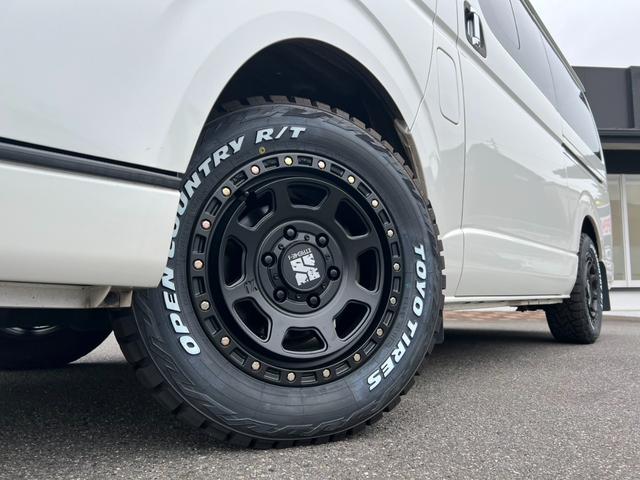 ハイエースバン スーパーＧＬ　ダークプライム　ＴＲＤＦスポイラー／ＴＲＤマッドフラップ／ＸＴＲＥＭＥ－Ｊ１６インチアルミホイール／レザー調シートカバー／（13枚目）