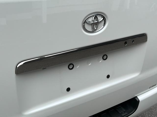 ハイエースバン スーパーＧＬ　ダークプライム　ＴＲＤＦスポイラー／ＴＲＤマッドフラップ／ＸＴＲＥＭＥ－Ｊ１６インチアルミホイール／レザー調シートカバー／（36枚目）