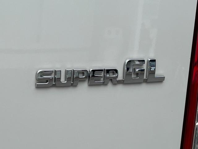 ハイエースバン スーパーＧＬ　ダークプライム　ＴＲＤＦスポイラー／ＴＲＤマッドフラップ／ＸＴＲＥＭＥ－Ｊ１６インチアルミホイール／レザー調シートカバー／（39枚目）