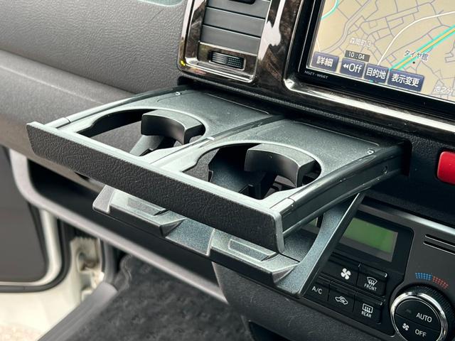 ハイエースバン スーパーＧＬ　ダークプライム　ＴＲＤＦスポイラー／ＴＲＤマッドフラップ／ＸＴＲＥＭＥ－Ｊ１６インチアルミホイール／レザー調シートカバー／（50枚目）