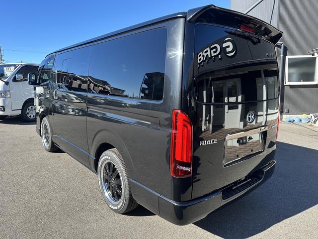 ハイエースバン スーパーＧＬ　リラクベース　タイプＩＩ　ローダウン／フロントスポイラー／リアルーフスポイラー／Ｄｙｎａｓｔｙ１７インチアルミホイール／純正７インチナビ／（12枚目）