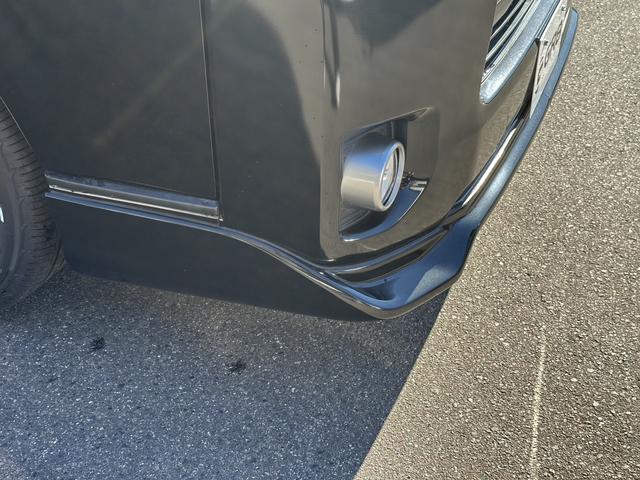 ハイエースバン スーパーＧＬ　リラクベース　タイプＩＩ　ローダウン／フロントスポイラー／リアルーフスポイラー／Ｄｙｎａｓｔｙ１７インチアルミホイール／純正７インチナビ／（31枚目）