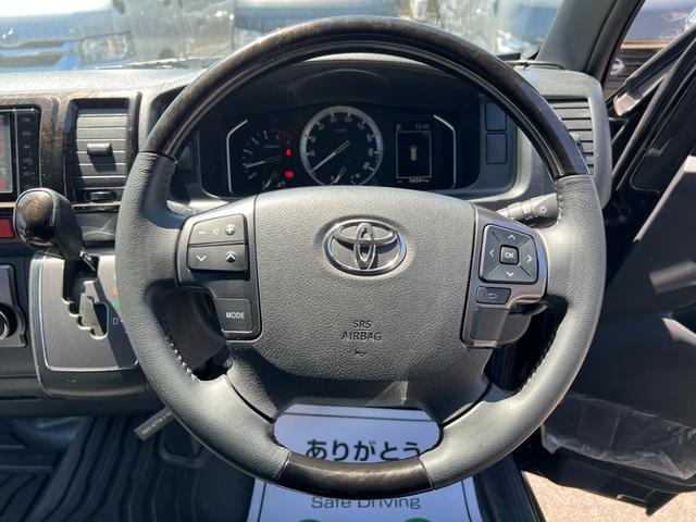 ハイエースバン スーパーＧＬ　リラクベース　タイプＩＩ　ローダウン／フロントスポイラー／リアルーフスポイラー／Ｄｙｎａｓｔｙ１７インチアルミホイール／純正７インチナビ／（44枚目）