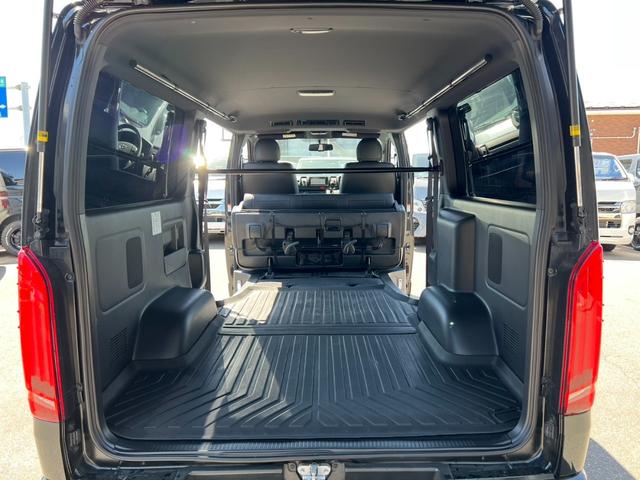 ハイエースバン スーパーＧＬ　リラクベース　タイプＩＩ　ローダウン／フロントスポイラー／リアルーフスポイラー／Ｄｙｎａｓｔｙ１７インチアルミホイール／純正７インチナビ／（59枚目）