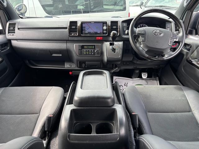 ハイエースバン スーパーＧＬ　リラクベース　タイプＩＩ　４ＷＤ／寒冷地仕様／ＸＴＲＥＭＥ－Ｊ１６インチアルミ／ＲＴタイヤ／ベッドキット／パノラミックビューモニター／（15枚目）