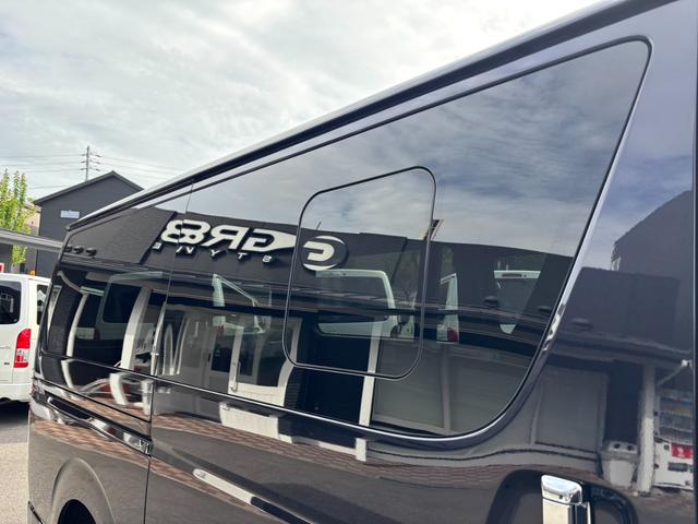 ハイエースバン スーパーＧＬ　リラクベース　タイプＩＩ　４ＷＤ／寒冷地仕様／ＸＴＲＥＭＥ－Ｊ１６インチアルミ／ＲＴタイヤ／ベッドキット／パノラミックビューモニター／（33枚目）