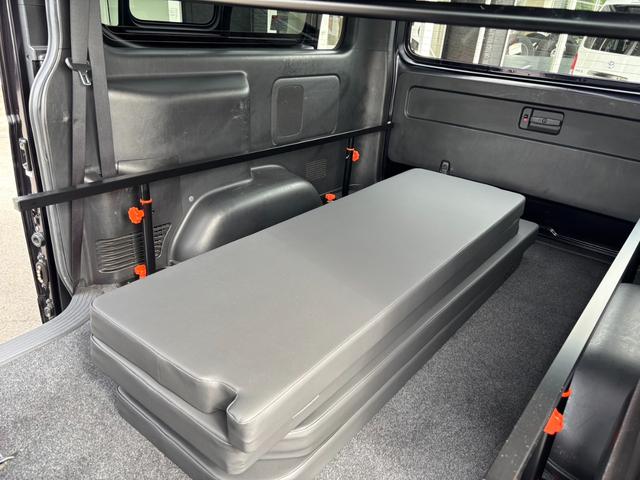 ハイエースバン スーパーＧＬ　リラクベース　タイプＩＩ　４ＷＤ／寒冷地仕様／ＸＴＲＥＭＥ－Ｊ１６インチアルミ／ＲＴタイヤ／ベッドキット／パノラミックビューモニター／（57枚目）