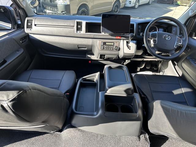 ハイエースワゴン ＧＬ　４列１０人乗り／ＢＩＧ－Ｘ／シートカバー／ベッド／１６インチＡＷ／パノラミックビュー／デジミラ／パワスラ（15枚目）